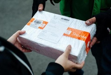 Nhan dien thoai cua khach mua tren Shopee de bao hanh roi bien mat hinh anh