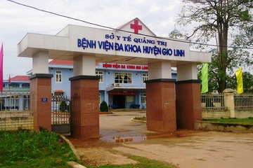 Hai me con san phu tu vong ngay mung 3 Tet trong phong sinh hinh anh