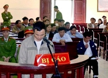 Chem guc hang xom vi nghi nem da vao nha minh hinh anh