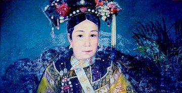 Tu Hy Thai hau va bua tiec ton 400.000 luong vang hinh anh