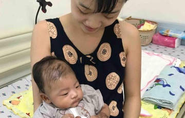Be 2 tuoi nguy kich do nhiem vi khuan tu cau vang khang thuoc hinh anh