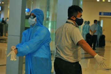 Ha Noi cach ly hai nguoi tiep xuc gan benh nhan Covid-19 hinh anh