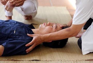 Nam thanh nien 28 tuoi bi nhoi mau co tim hinh anh