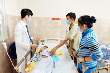 Nu sinh lop 12 bi dot quy hinh anh