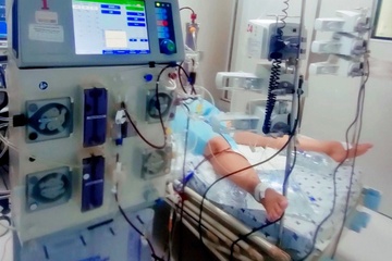 Nu sinh nang 90 kg nguy kich vi Covid-19 hinh anh