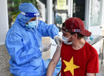 65.336 nguoi o TP.HCM duoc tiem vaccine Covid-19 trong ngay 27/8 hinh anh