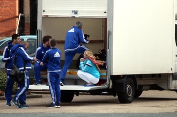 Bat chap an phat, Jose Mourinho van len vao san Britannia hinh anh