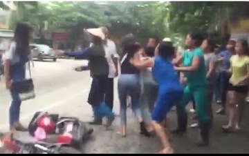 Nu sinh cap 3 vac dao ruot duoi ban hinh anh
