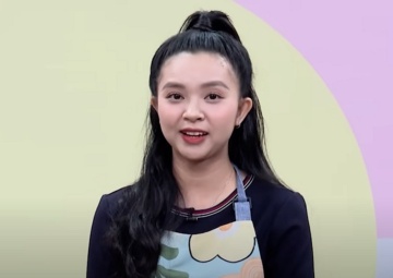 Co gai ke ky niem vuot can nho doi hinh anh