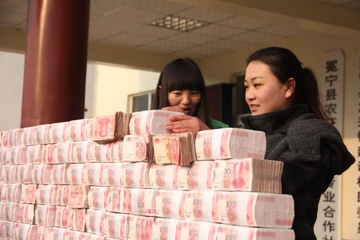 Vi sao cong ty thuong Tet cao, nhan vien van nghi viec? hinh anh