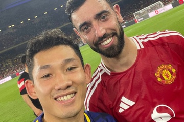 Hai Long: 'Chung toi da thang Manchester United' hinh anh