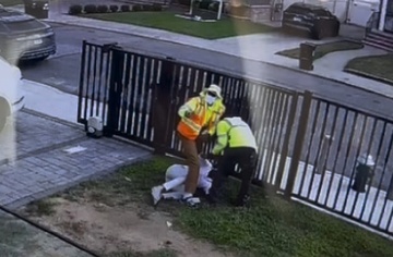 'Vua đồng hồ' bị cướp lột sạch trang sức ngay trước cửa nhà
