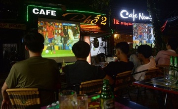 Nguoi Viet Nam tren 21 tuoi sap duoc ca cuoc bong da quoc te hinh anh