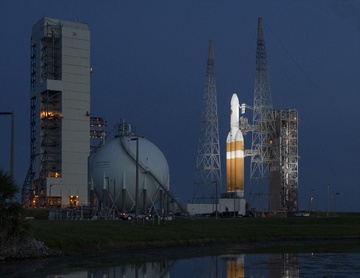 NASA phong tau tham do tien sat Mat Troi hinh anh