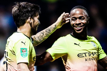Sterling ghi ban giup Man City thang dam o League Cup hinh anh