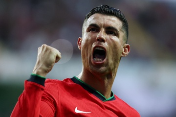 Bo Dao Nha lo co hoi loai bo Ronaldo hinh anh