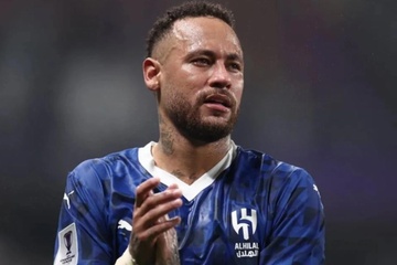 Con ac mong cua Neymar keo dai hinh anh