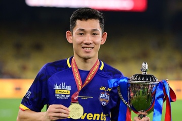 FIFA gọi tên Hai Long sau trận MU thua ASEAN All Stars