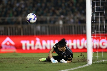 'Chai nuoc' giup Bui Tien Dung can 11 m cua Cong Phuong hinh anh