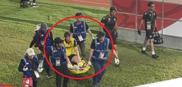 Khoanh khac gay phan no o bong da Indonesia hinh anh