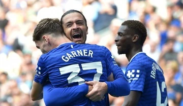 Jack Grealish toa sang hinh anh