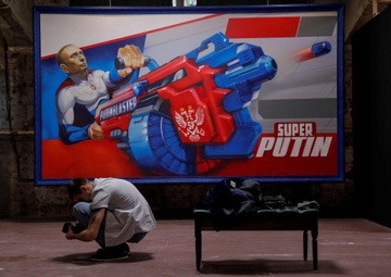 Trien lam 'Sieu Putin' o Moscow vao top anh tuan hinh anh