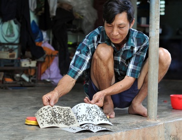 Nguoi dan 4 xa song kho vi bai rac hoi thoi hinh anh