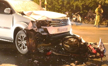 Nguoi nuoc ngoai lai oto tong chet nguoi o Binh Duong hinh anh