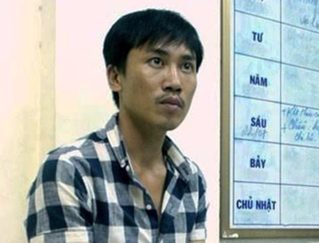 Cong an 2 nuoc bat thanh nien cat tai, sat hai nguoi tinh hinh anh