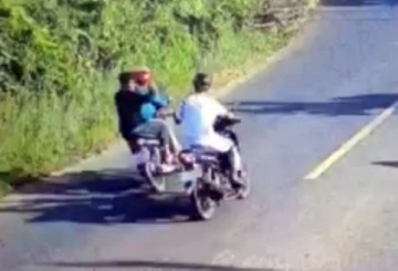 Cong an vien bi ban mu mat khi truy duoi nghi can trom hinh anh