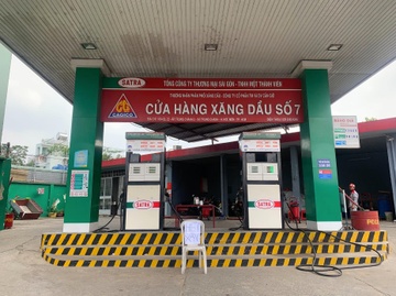 Nhieu cay xang o TP.HCM lai dong cua hinh anh