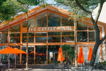 The Coffee House 'hut hoi', cuc dien chuoi ca phe ra sao? hinh anh