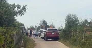 Vua cong bo quy hoach khu cong nghiep, 'co dat' un un do ve lang que hinh anh