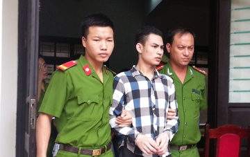 Bat ke no sung o quan bar khi xe oto vi pham luat hinh anh