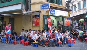 Doc dao 'Nga tu quoc te' giua long pho co hinh anh