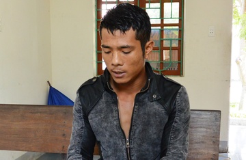 Cho thieu nu moi quen ra dong vang gio tro doi bai hinh anh