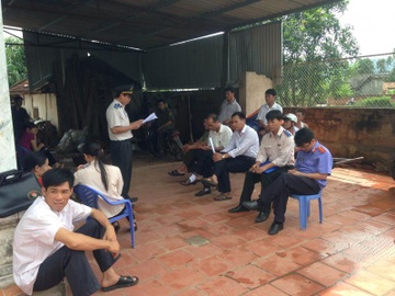 Mot chi cuc truong xin tu chuc xuong lam chap hanh vien hinh anh