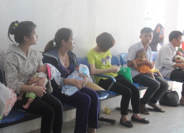 Chao lua mien Trung trong cai nong 40 do C hinh anh