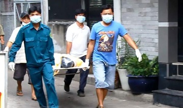 Di lam dong ve phat hien chong treo co giua nha hinh anh