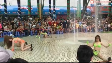 Dam Sen phai giai trinh vu nhay sexy truoc mat thieu nhi hinh anh