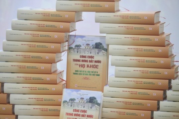 Cong hien cua dong ho Khuc tai Viet Nam hinh anh