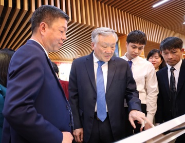 Tủ sách điện tử Chủ tịch Hồ Chí Minh với hàng trăm ấn phẩm giá trị
