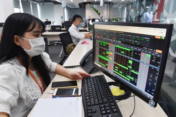 VN-Index chi con tang gan 9 diem hinh anh
