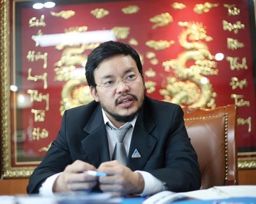 Chu tich Dat Xanh lai bom tien mua co phieu hinh anh