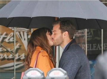 Canh khoa moi nong bong trong 'Fifty Shades Darker' hinh anh