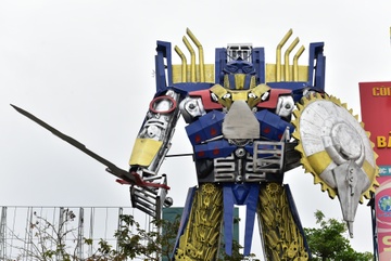 Mo hinh robot khong lo 300 trieu dung canh cong cong ty hinh anh