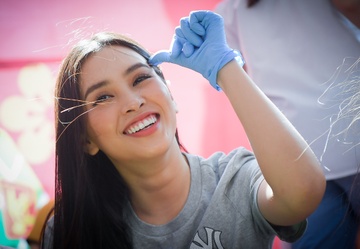 Hoa hau Tieu Vy trang diem nhat van noi bat hinh anh