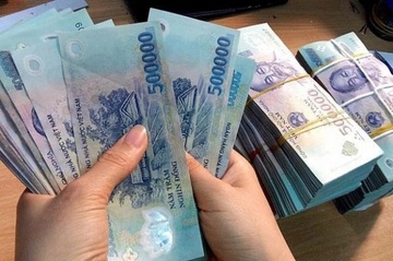 Co giao vay lai suat 'cat co', dong nghiep va phu huynh bi khung bo hinh anh