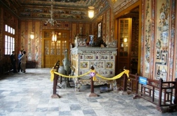 Cac vu trom, xam hai lang mo vua chua va hoang than hinh anh
