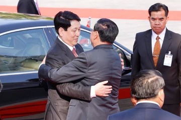 Viet Nam - Lao nang cao quan he hop tac toan dien trong tinh hinh moi hinh anh
